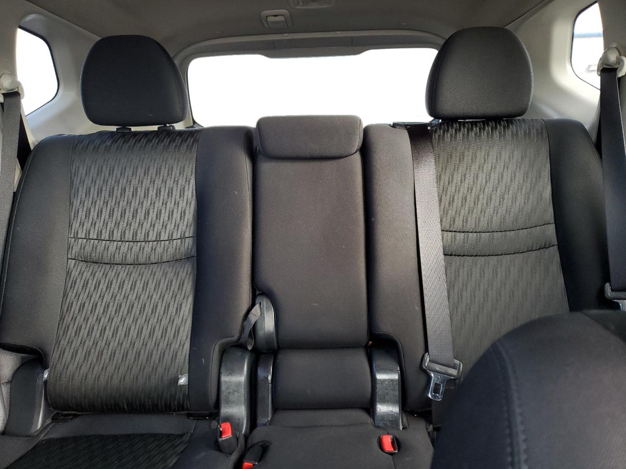 2020 Nissan Rogue - Image 10