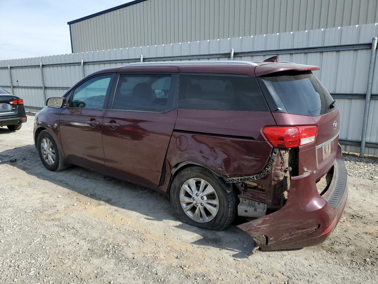 2016 Kia Sedona - Image 2