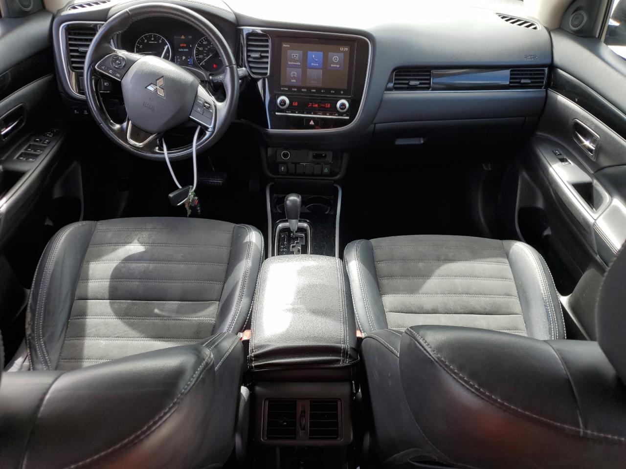 2020 Mitsubishi Outlander - Image 8