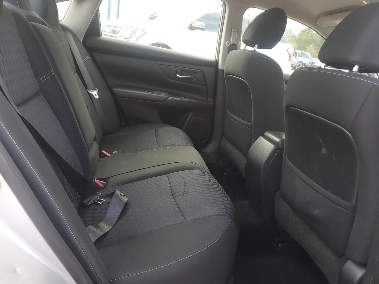 2017 Nissan Altima - Image 11