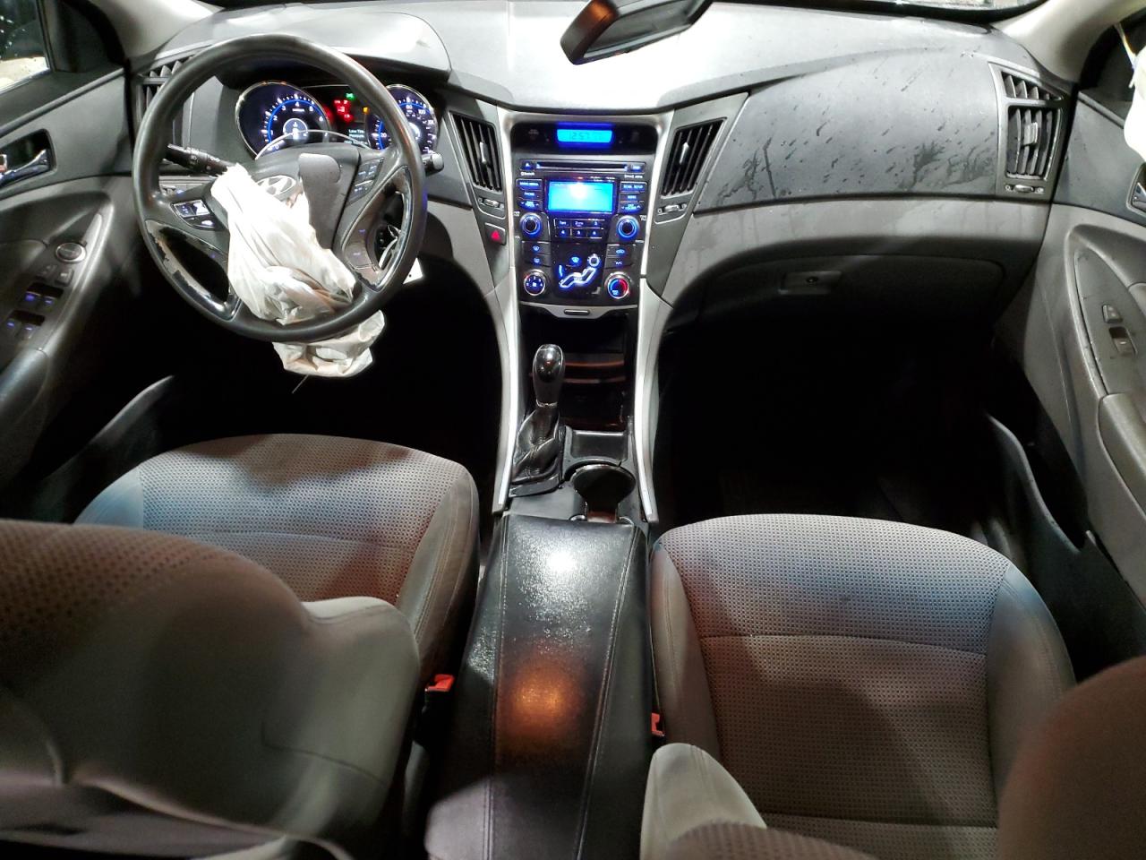 2013 Hyundai Sonata - Image 8