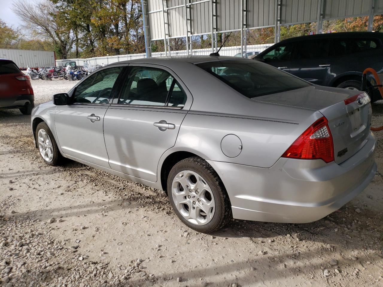 2011 Ford Fusion - Image 2