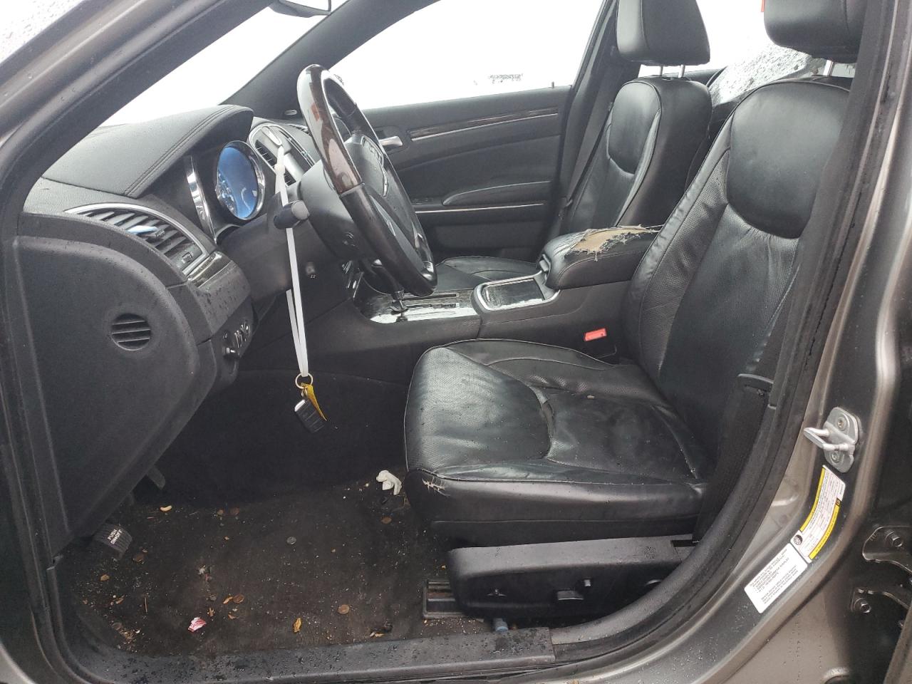 2011 Chrysler 300 - Image 7