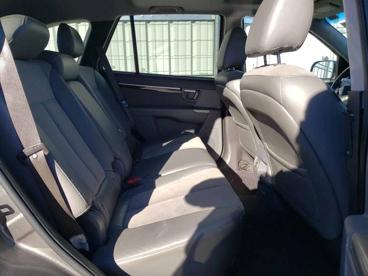2011 Hyundai Santa Fe - Image 11