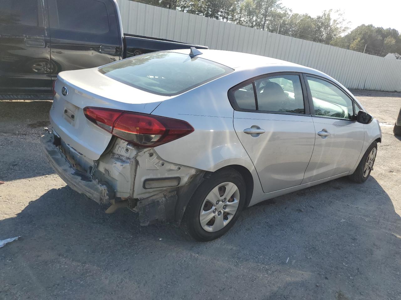 2017 Kia Forte - Image 3