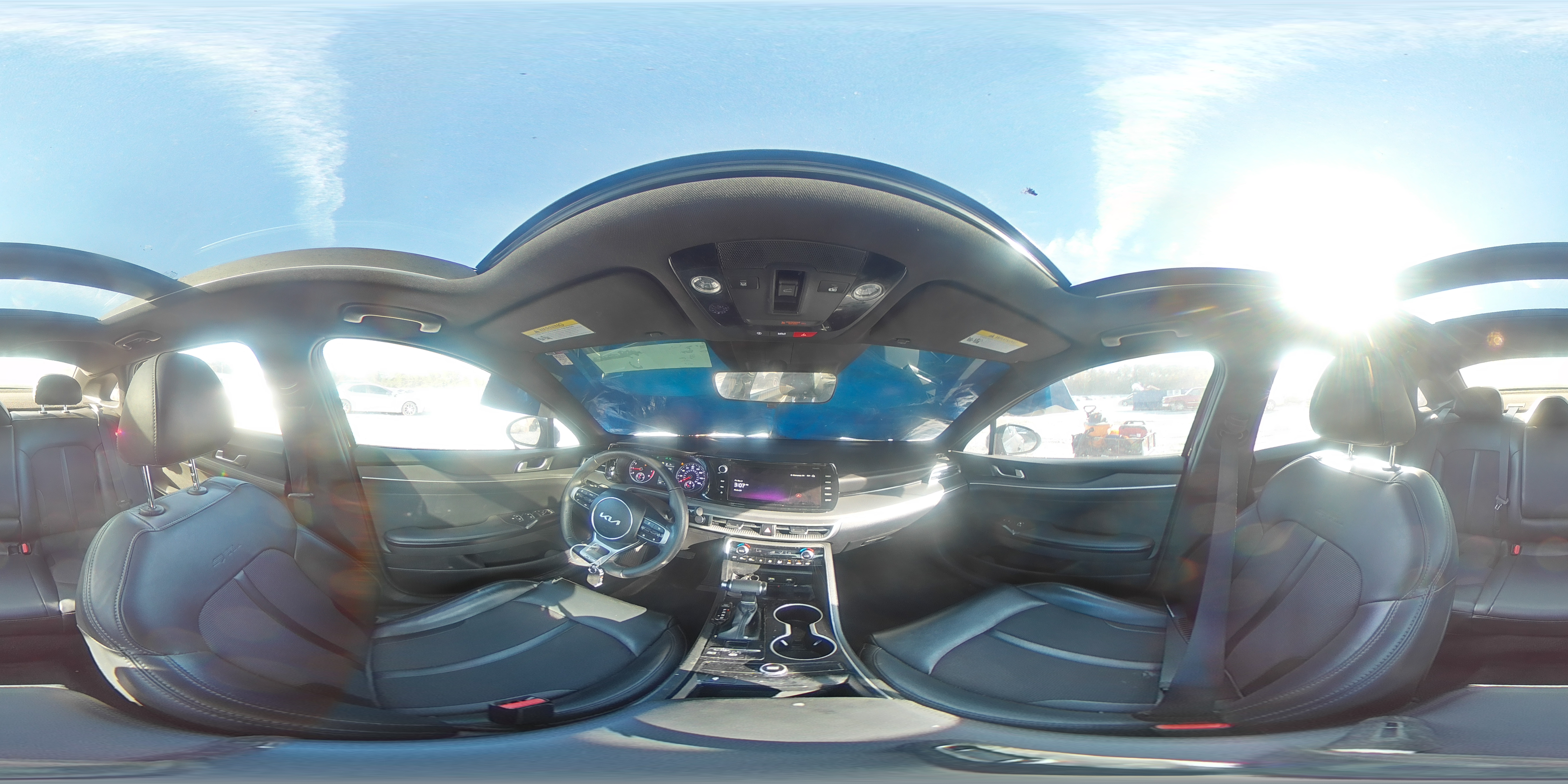 2023 Kia K5 - Image 14