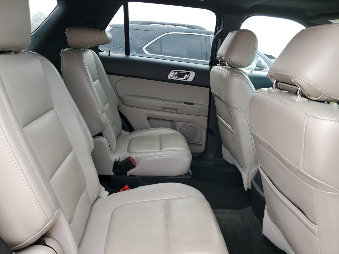 2014 Ford Explorer - Image 11