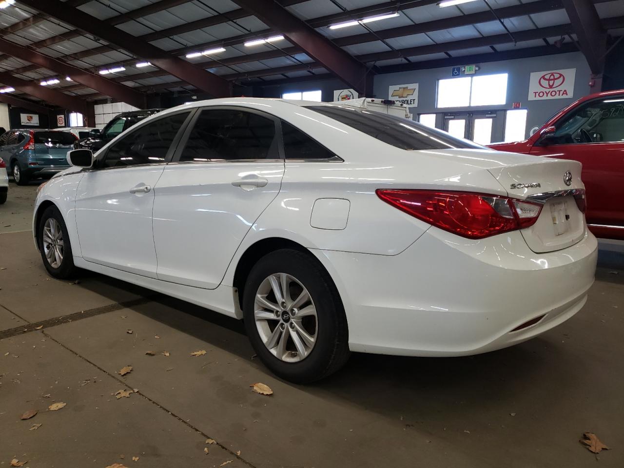 2013 Hyundai Sonata - Image 2