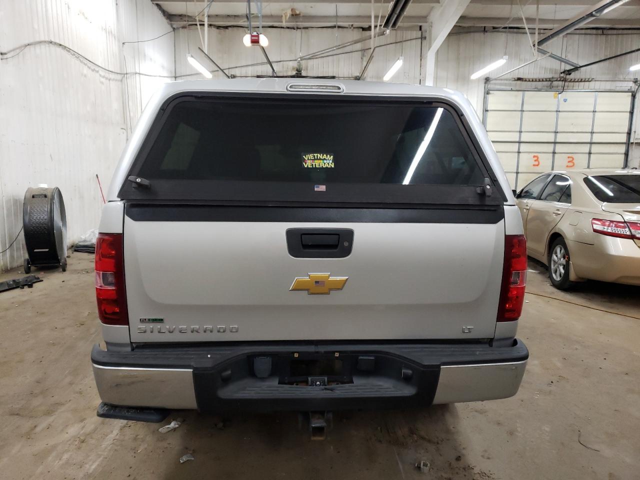 2011 Chevrolet Silverado - Image 6