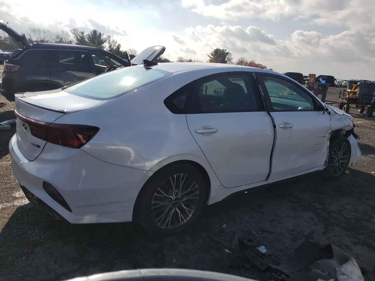 2023 Kia Forte - Image 3