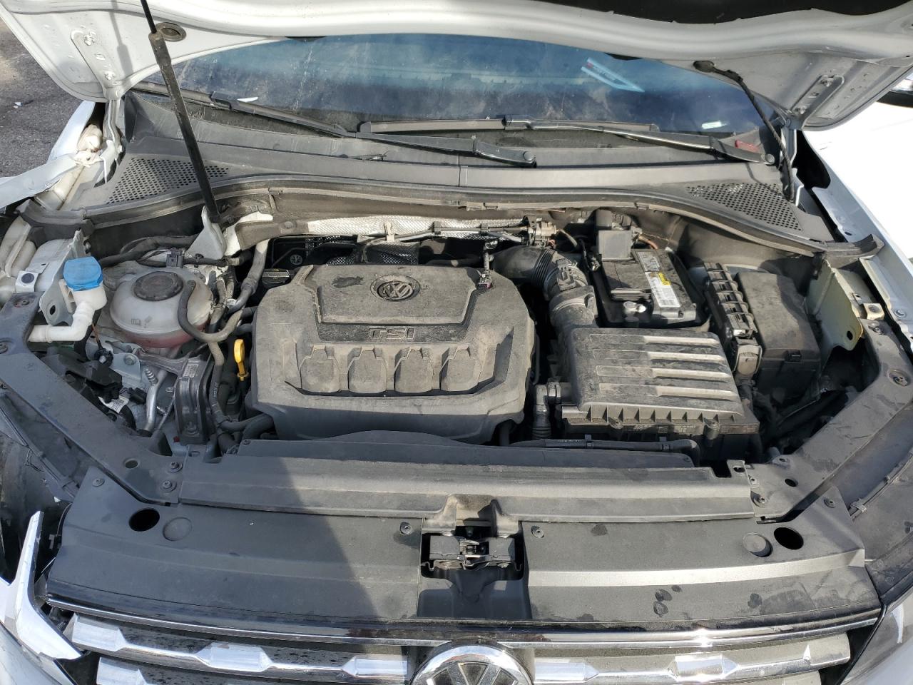 2018 Volkswagen Tiguan - Image 12