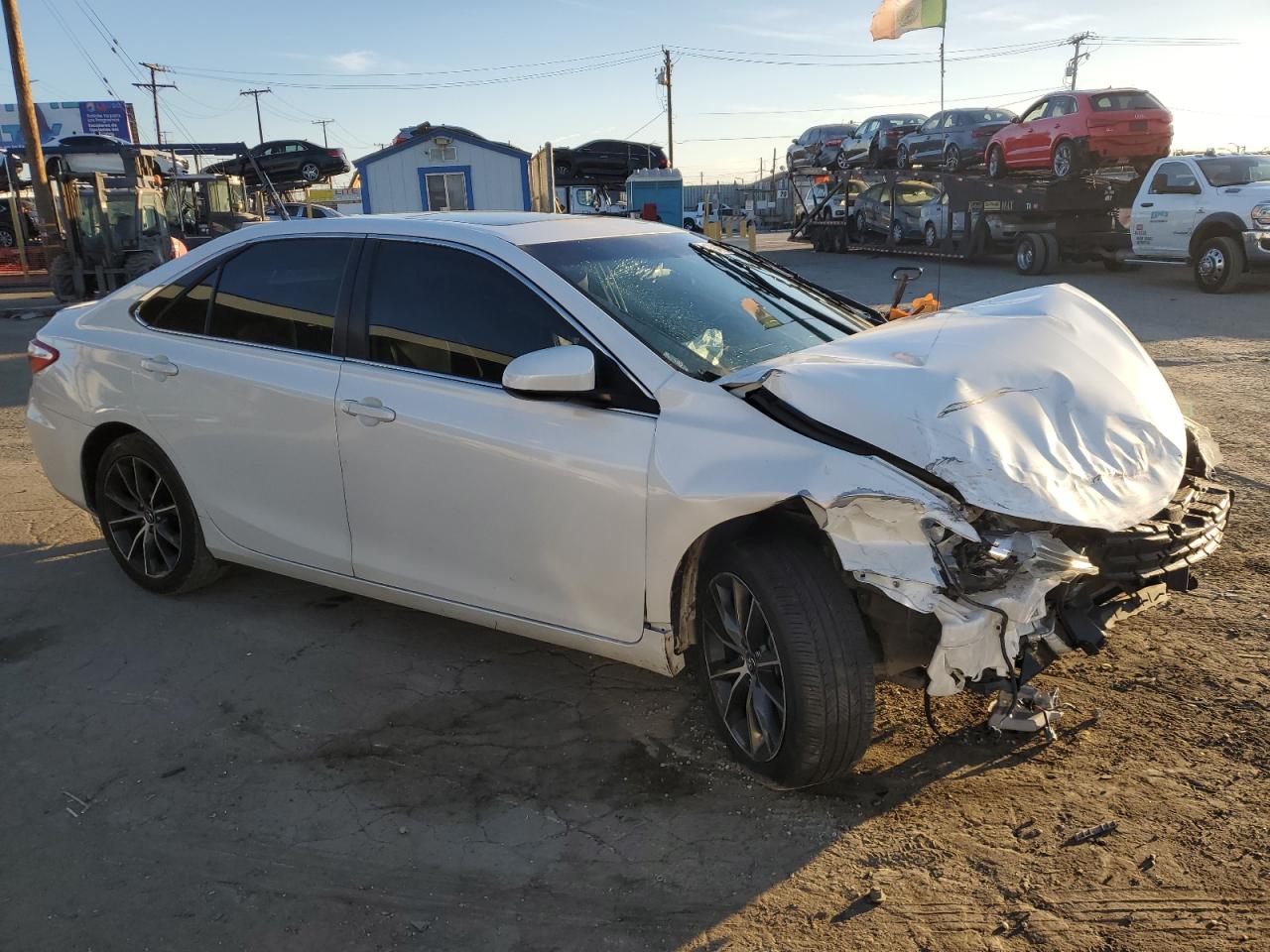 VIN 4T1BF1FKXHU359913 2017 TOYOTA CAMRY no.4