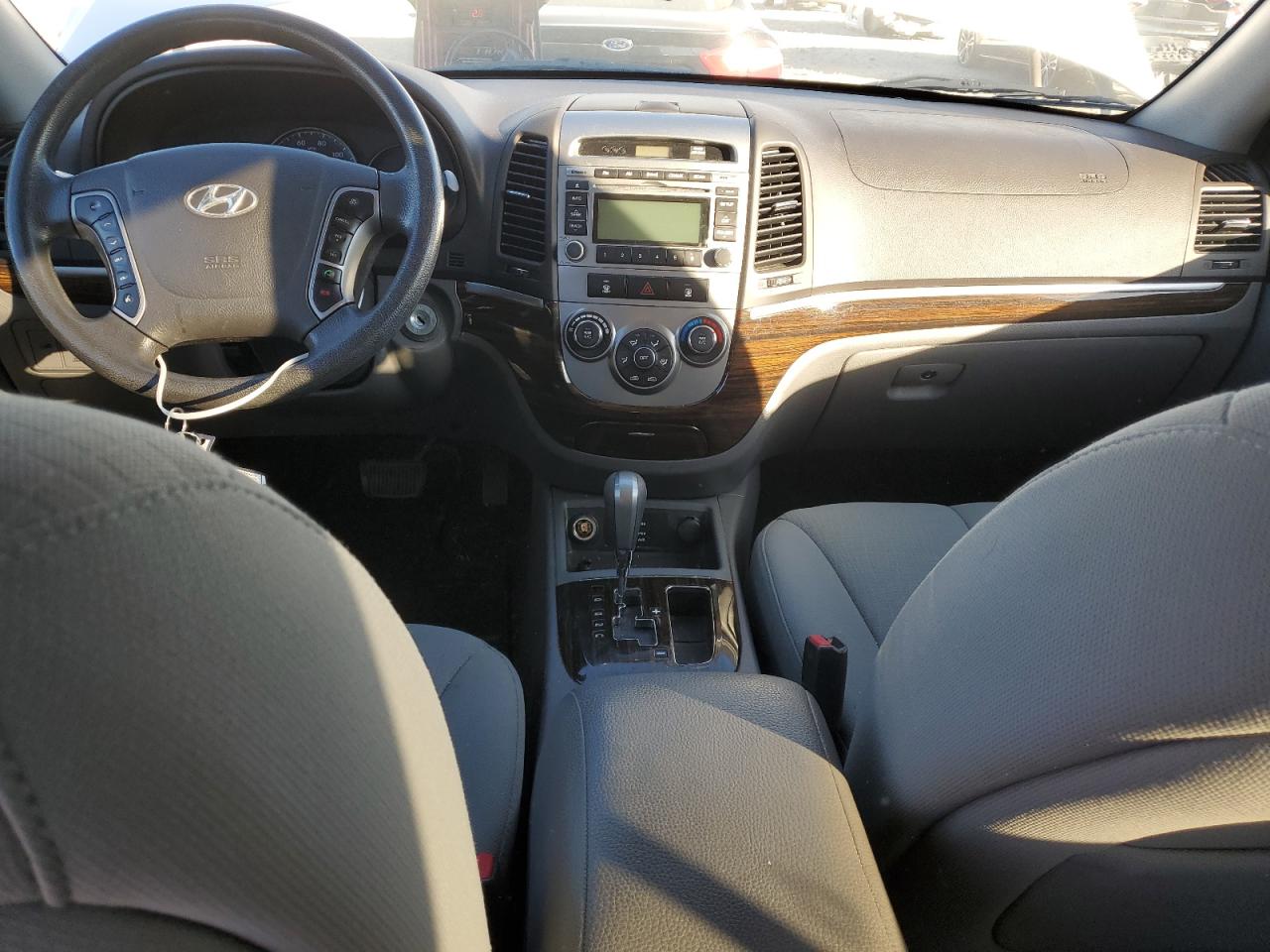 2012 Hyundai Santa Fe - Image 8