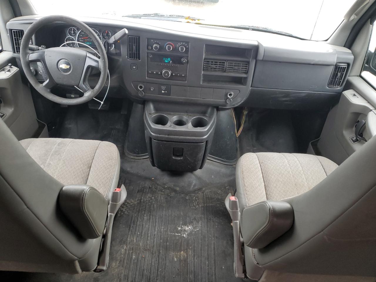 2014 Chevrolet Express - Image 8