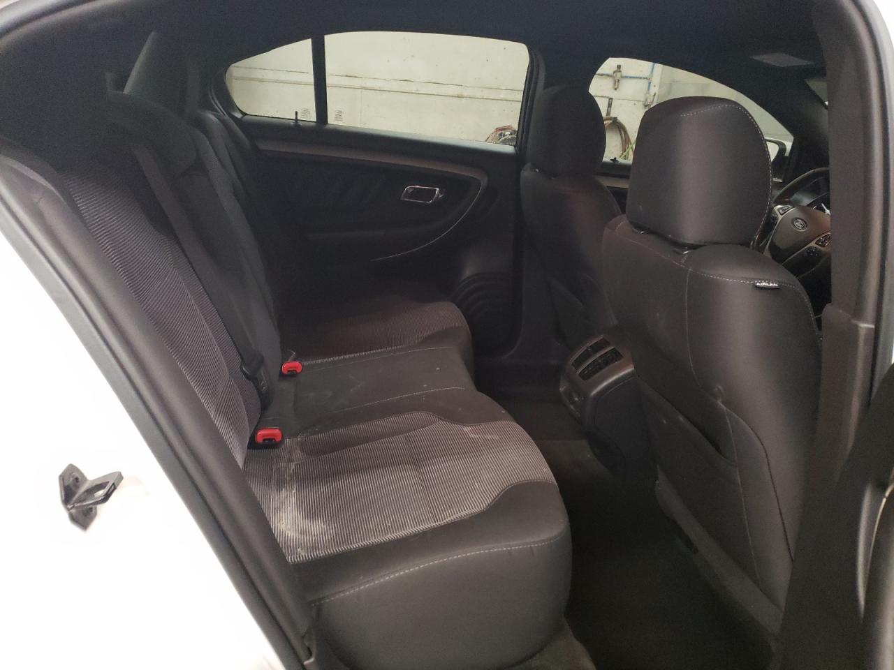 2014 Ford Taurus - Image 10