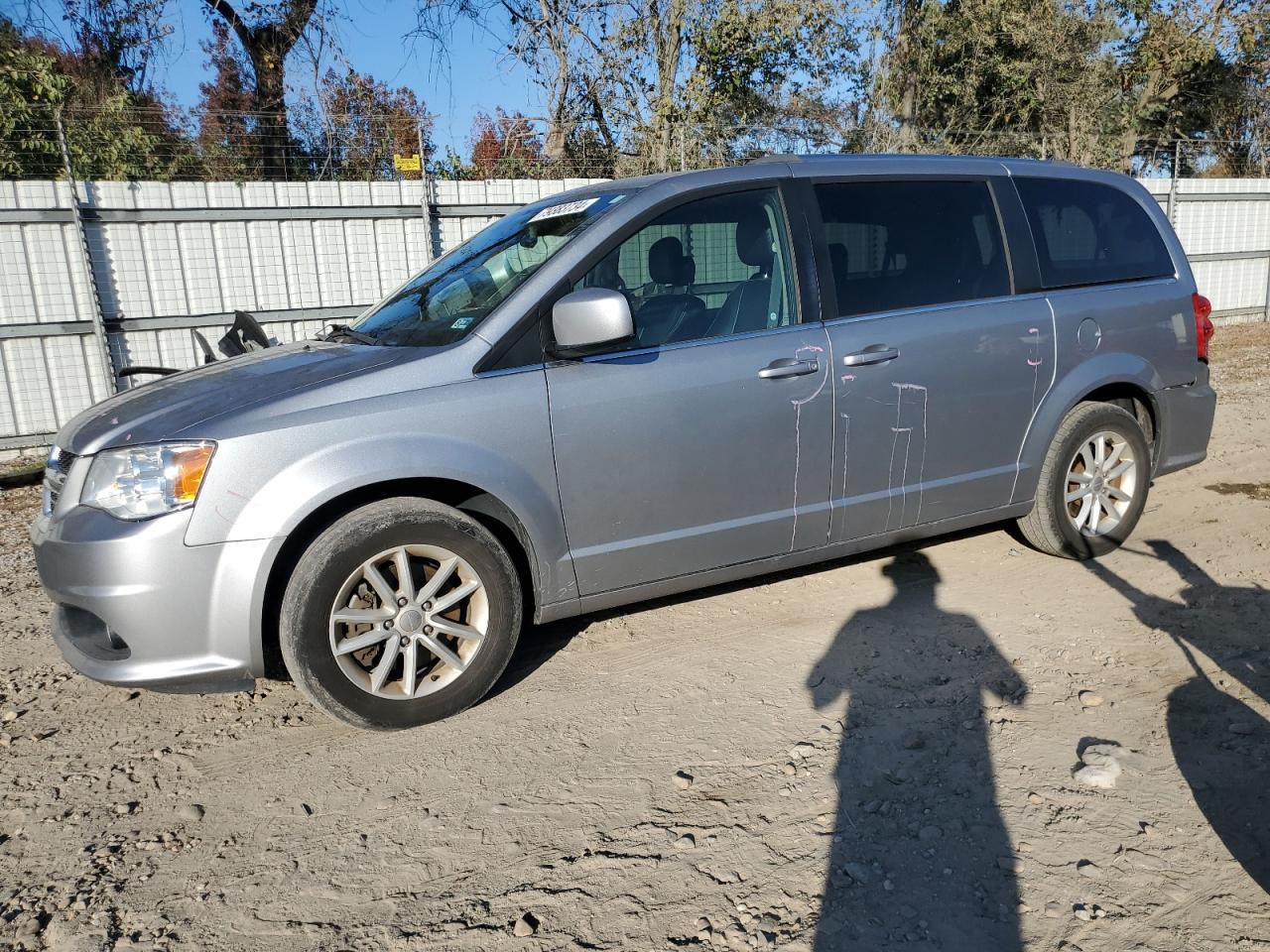2019 Dodge Caravan - Image 1