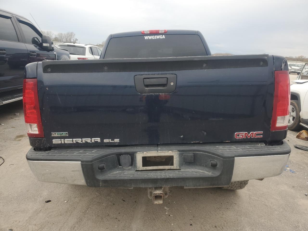 2010 GMC Sierra - Image 6