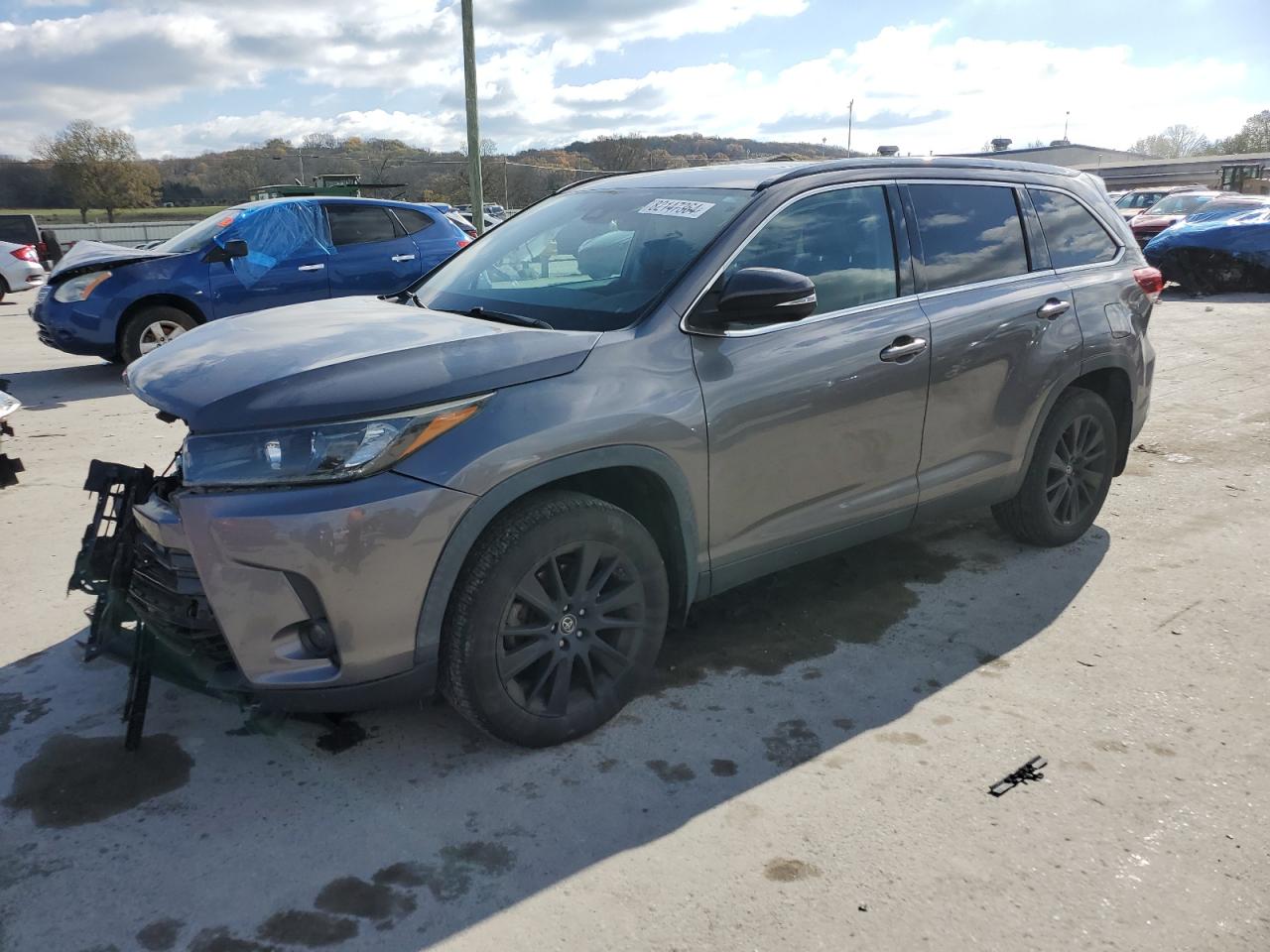 2019 Toyota Highlander - Image 1