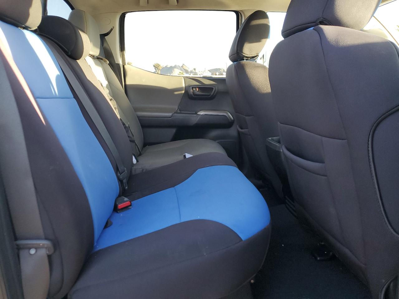 2016 Toyota Tacoma - Image 10