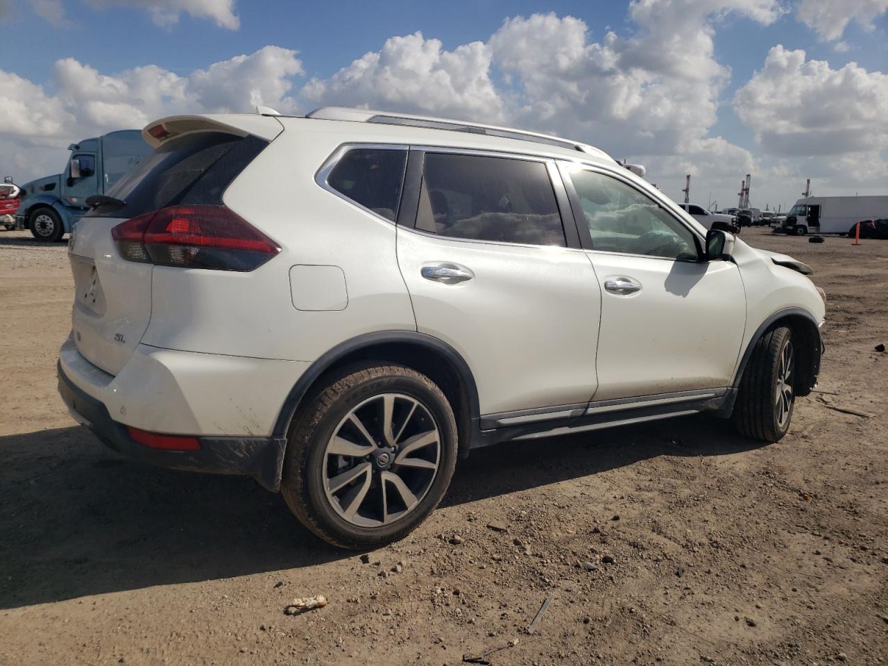 2020 Nissan Rogue - Image 3