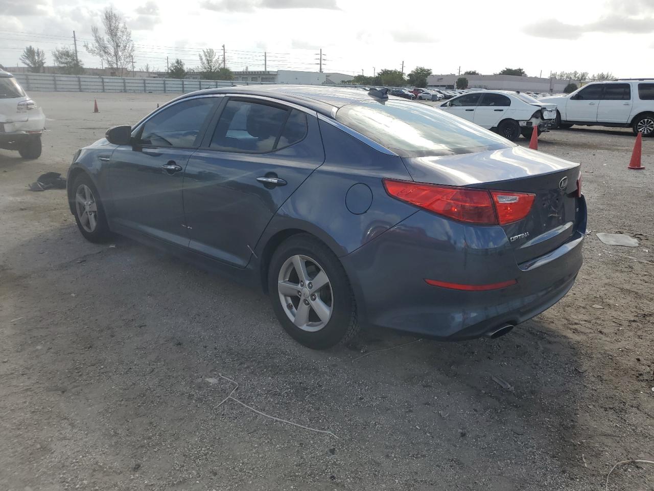 VIN 5XXGM4A71FG440693 2015 KIA OPTIMA no.2