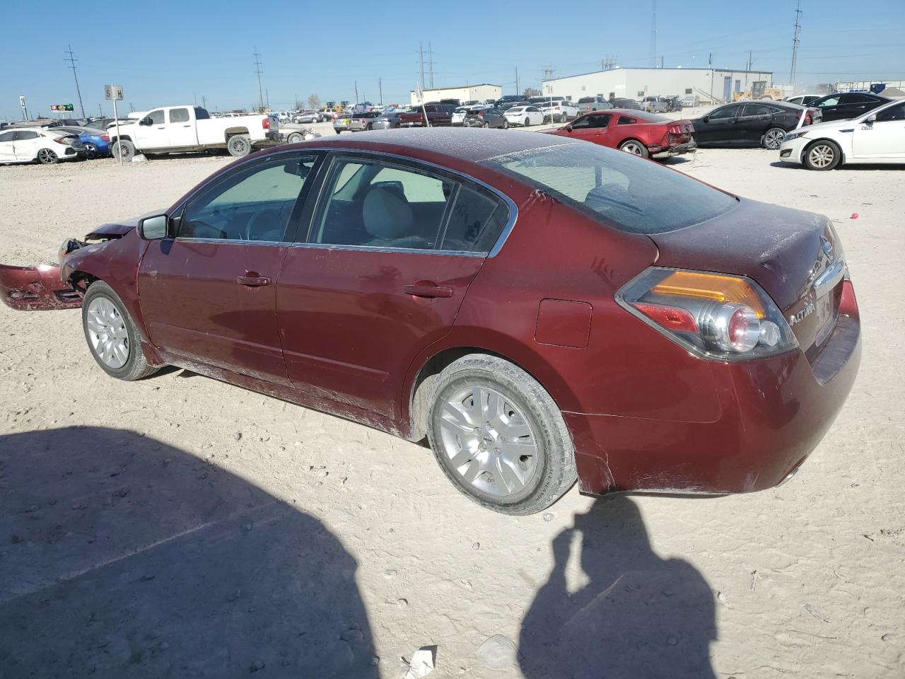 2010 Nissan Altima - Image 2