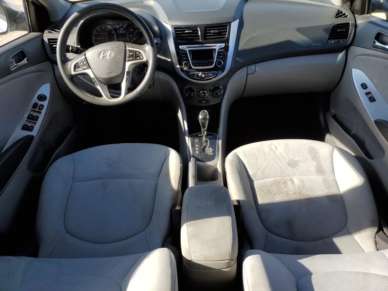 2014 Hyundai Accent - Image 8