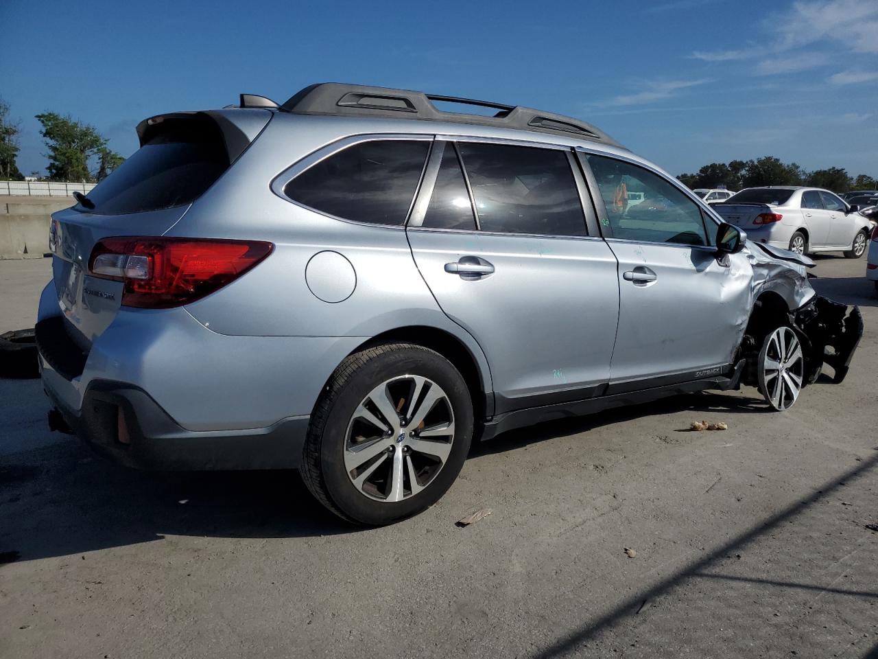 2019 Subaru Outback - Image 3