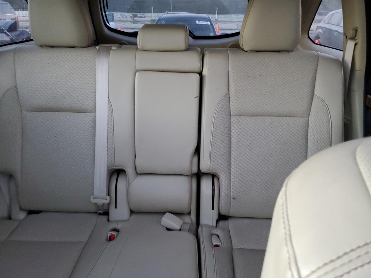 2019 Toyota Highlander - Image 10