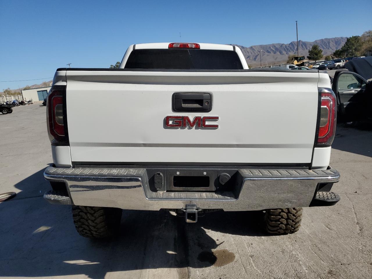 2017 GMC Sierra - Image 6