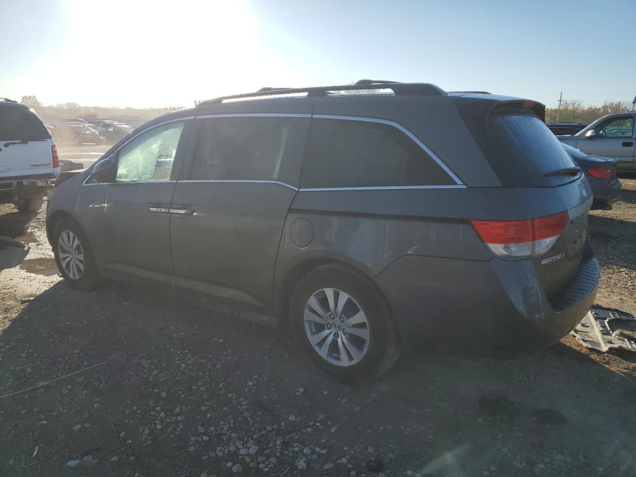 2015 Honda Odyssey - Image 2