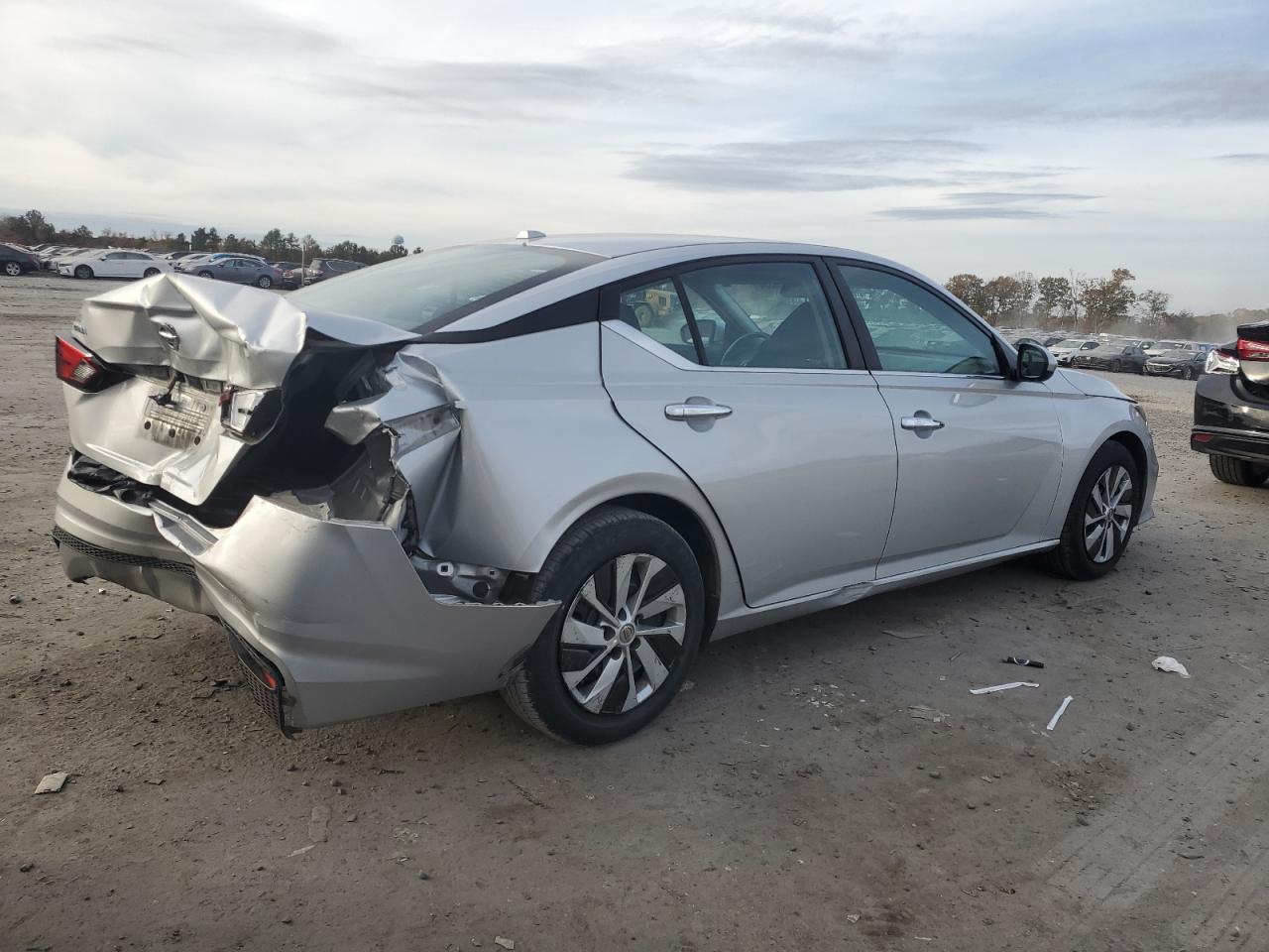 2019 Nissan Altima - Image 3