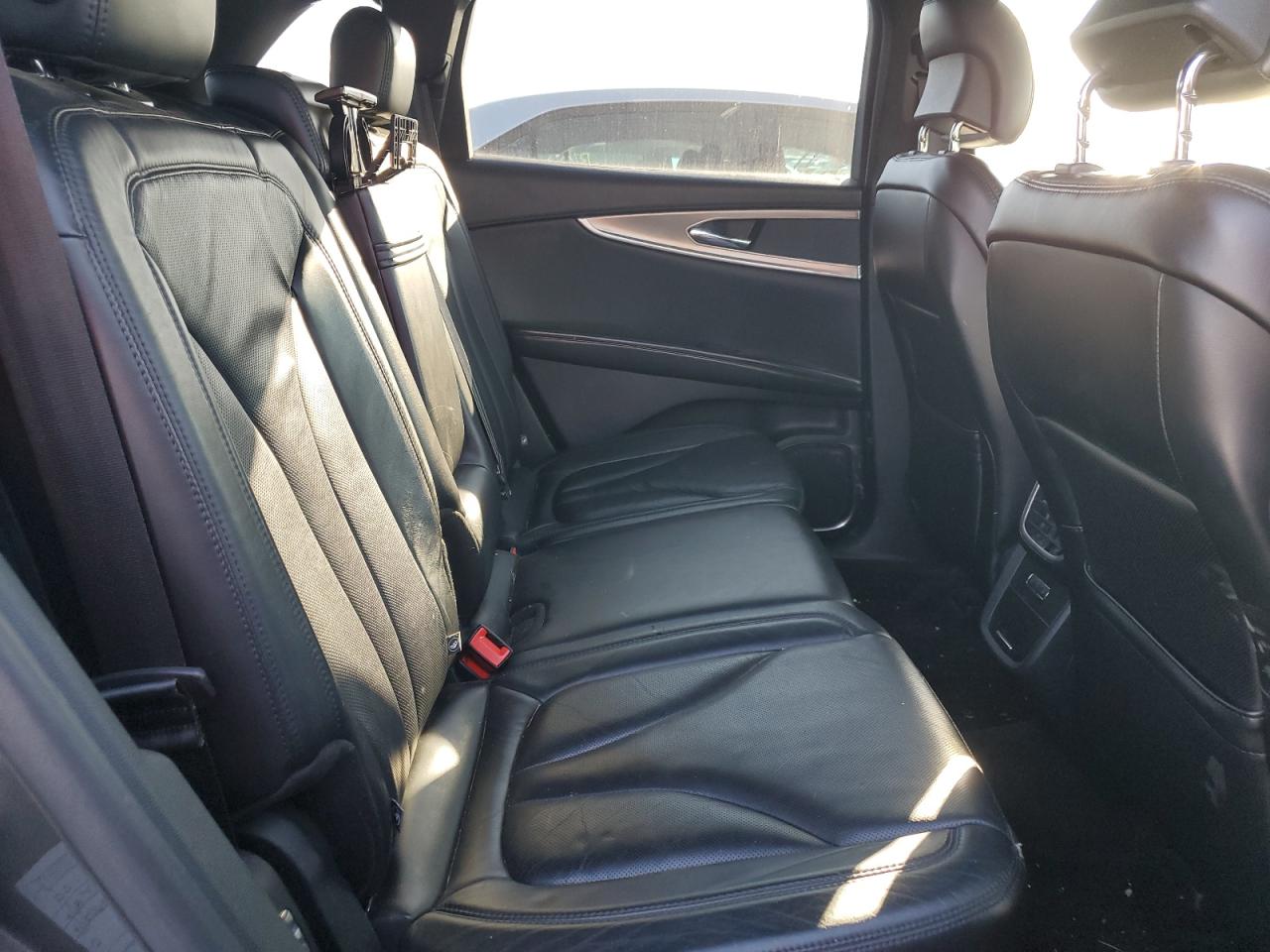 2017 Lincoln MKX - Image 10
