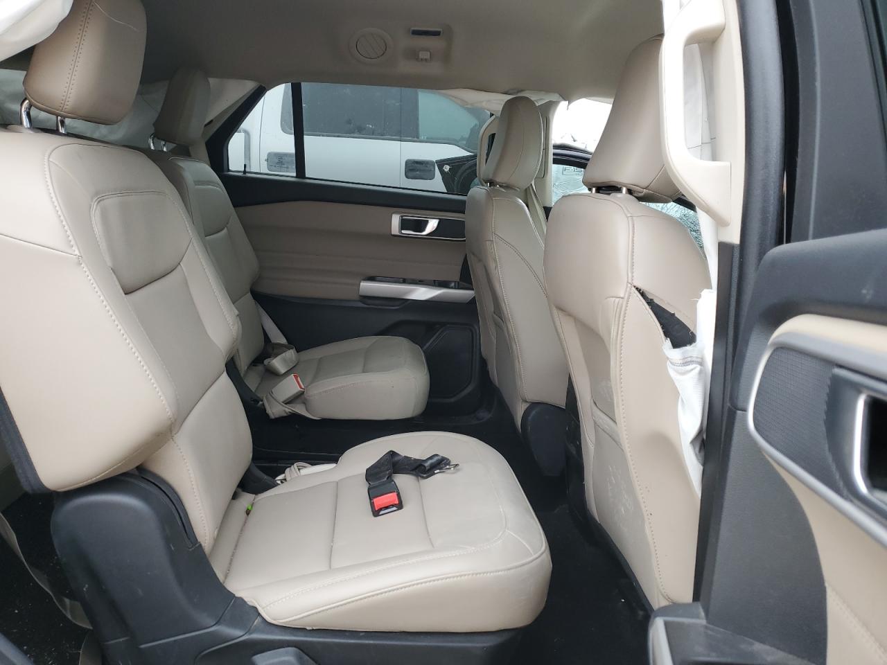 2023 Ford Explorer - Image 10