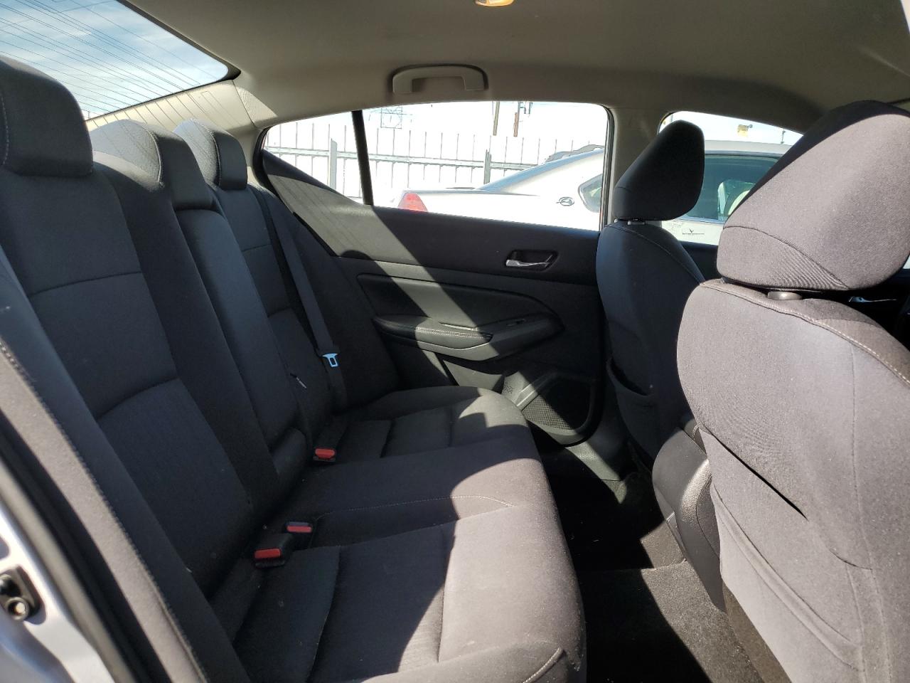 2019 Nissan Altima - Image 10