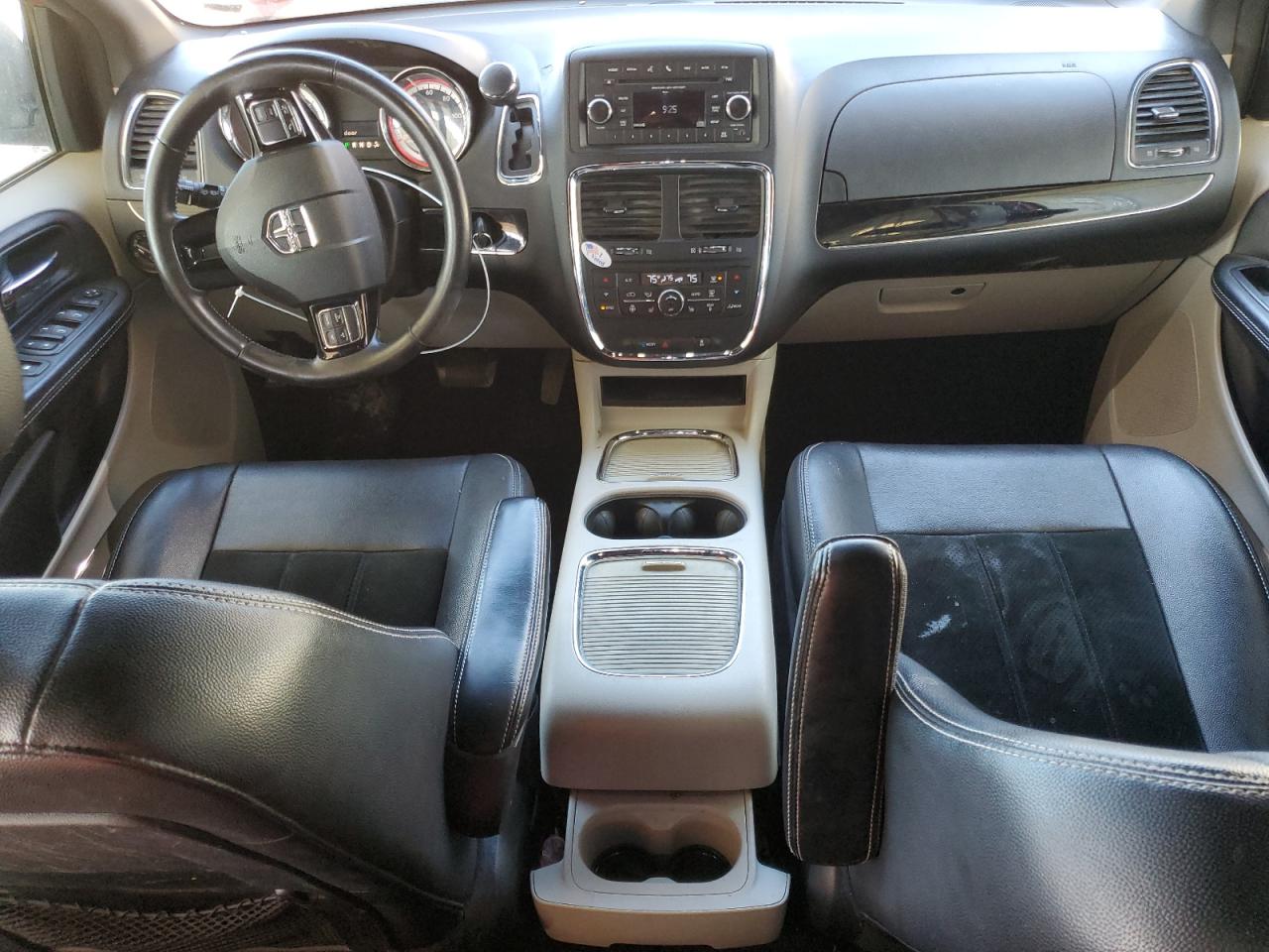 2015 Dodge Caravan - Image 8