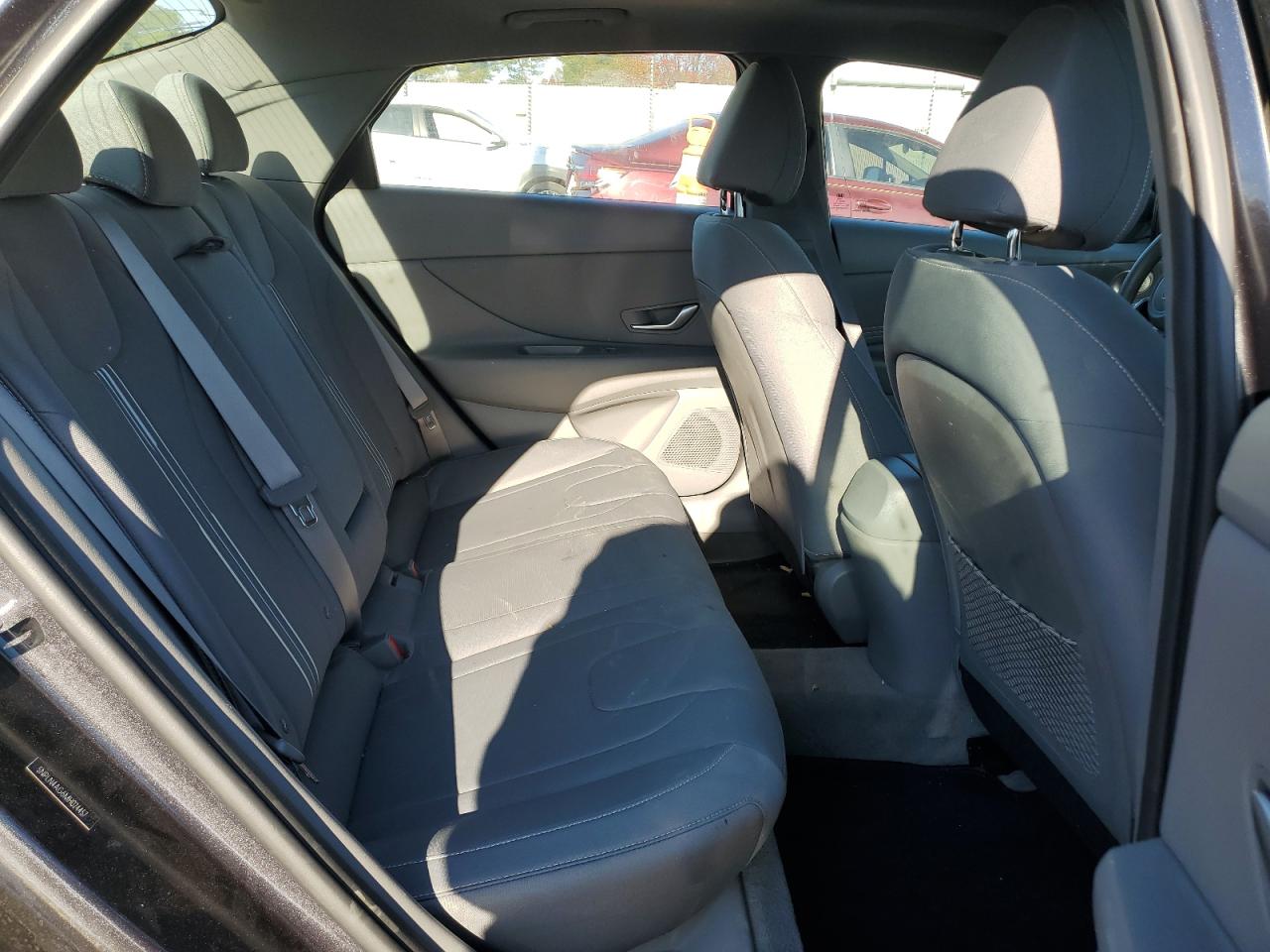 2021 Hyundai Elantra - Image 10