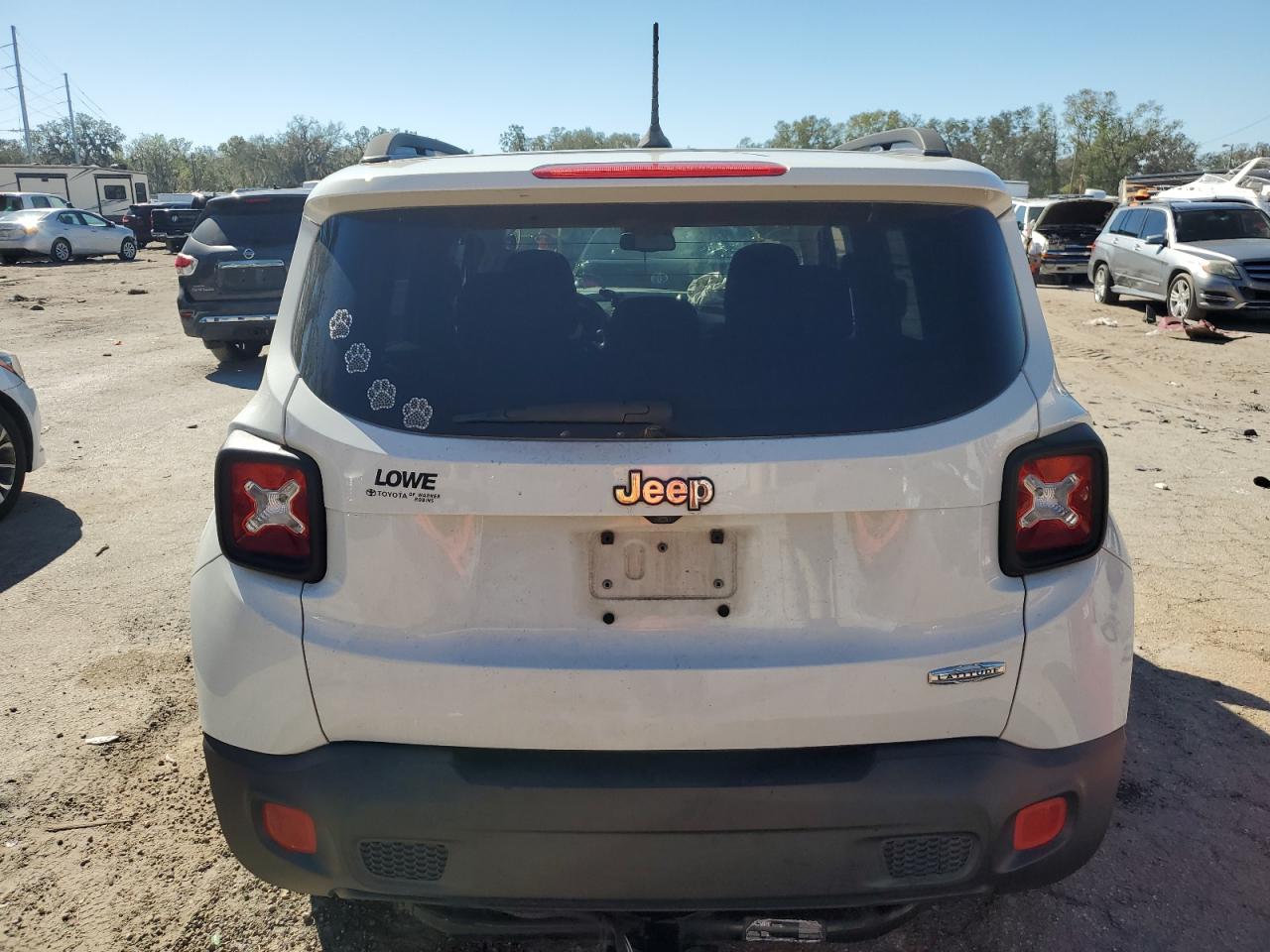 2017 Jeep Renegade - Image 6