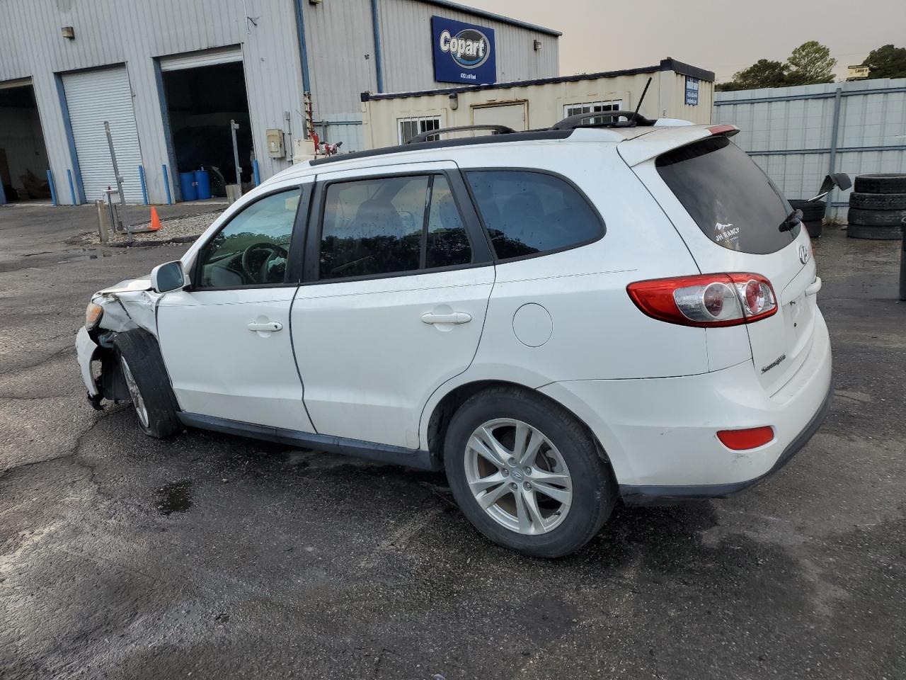 2012 Hyundai Santa Fe - Image 2