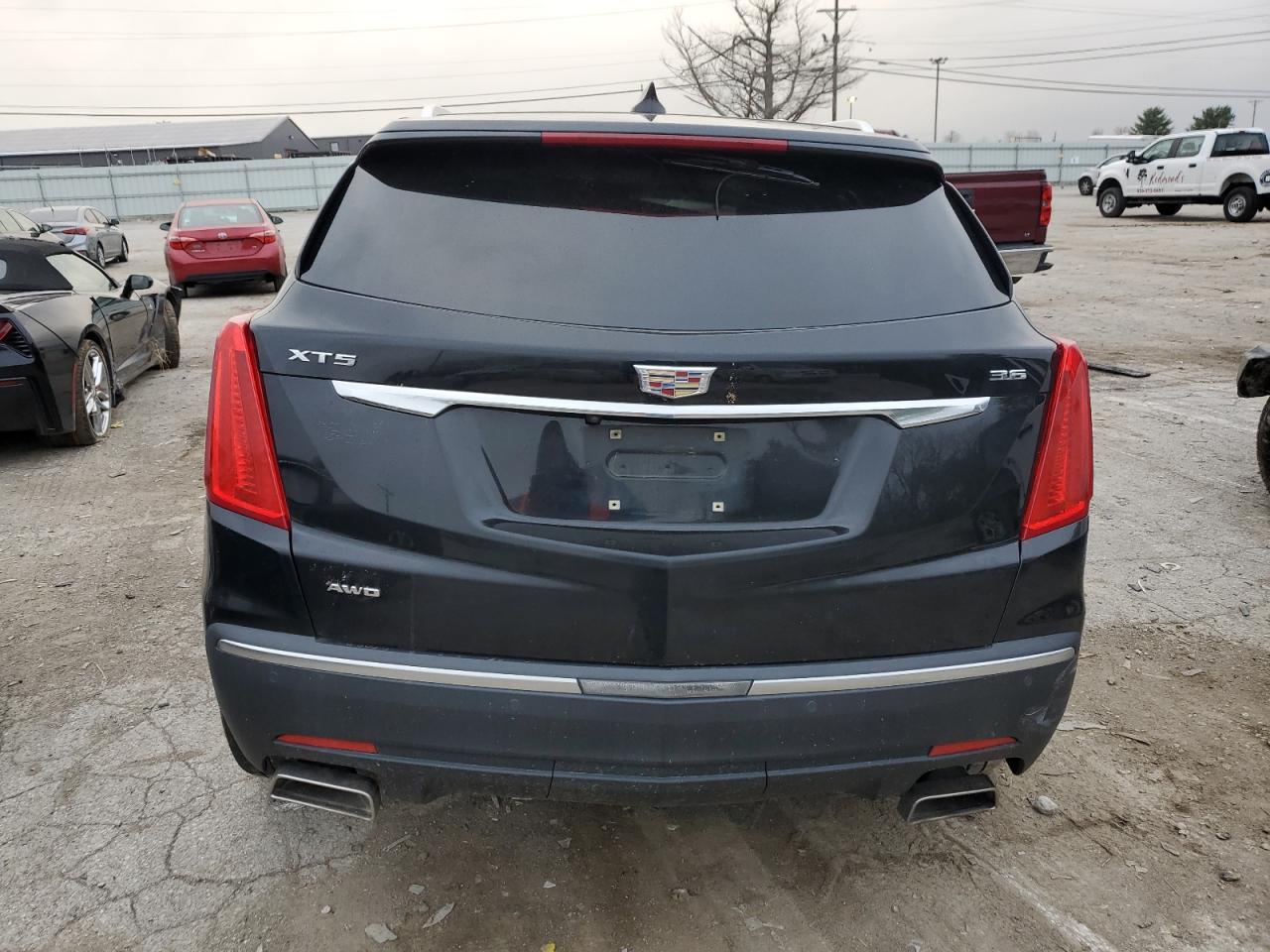 2017 Cadillac XT5 - Image 6