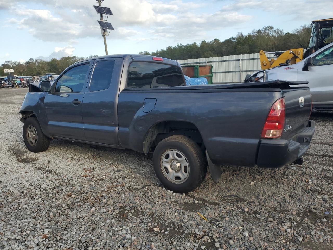 2015 Toyota Tacoma - Image 2