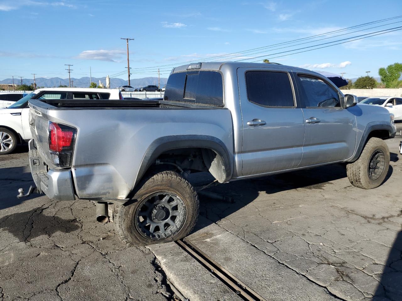 VIN 3TMCZ5AN3HM061085 2017 TOYOTA TACOMA no.3