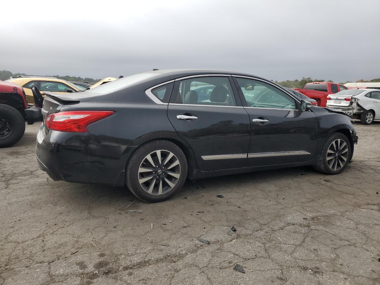 2017 Nissan Altima - Image 3