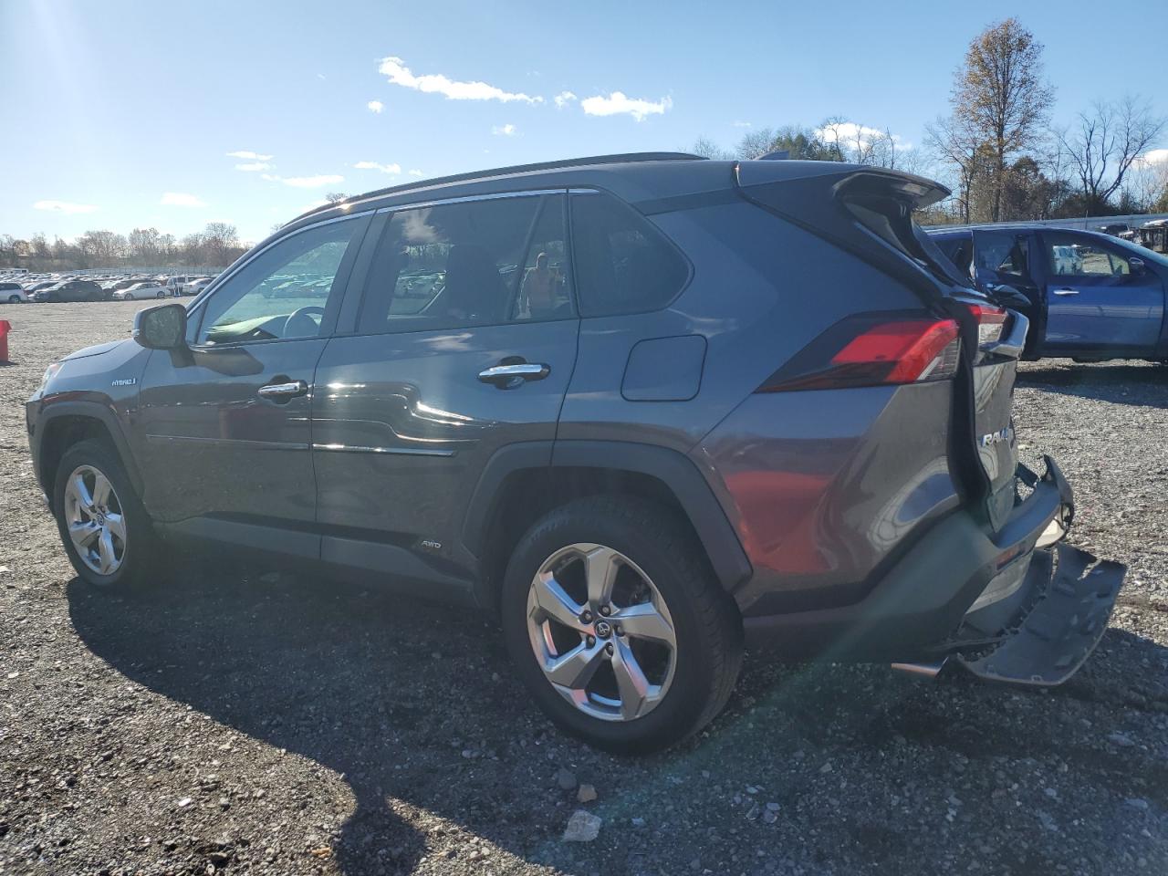 2019 Toyota RAV 4 - Image 2
