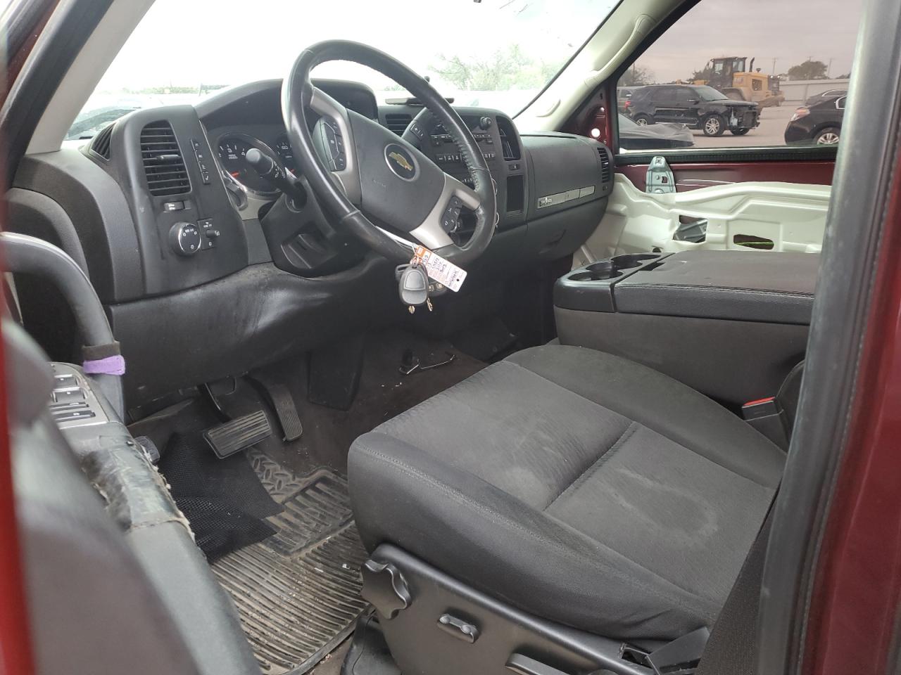 2013 Chevrolet Silverado - Image 8