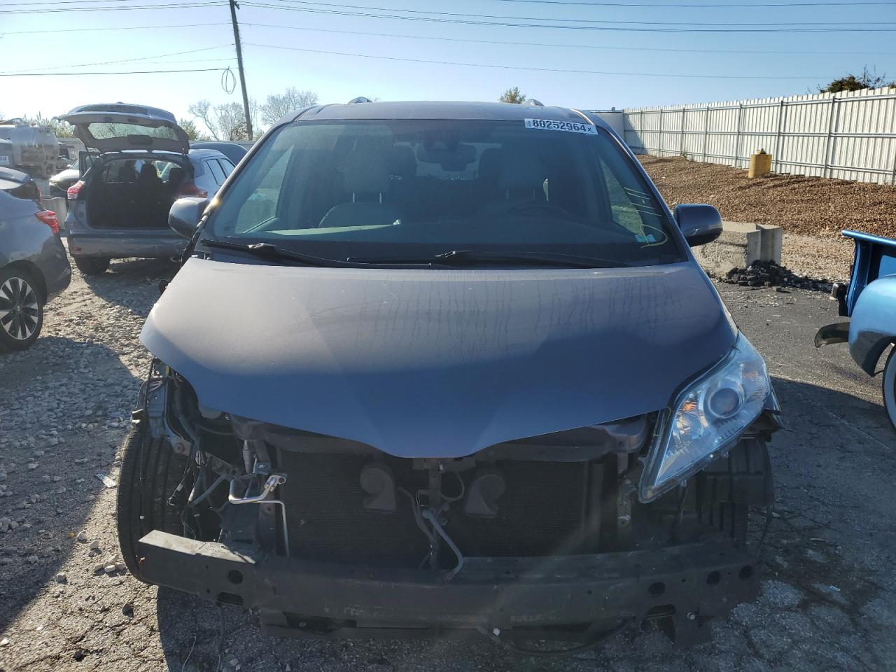 2018 Toyota Sienna - Image 5