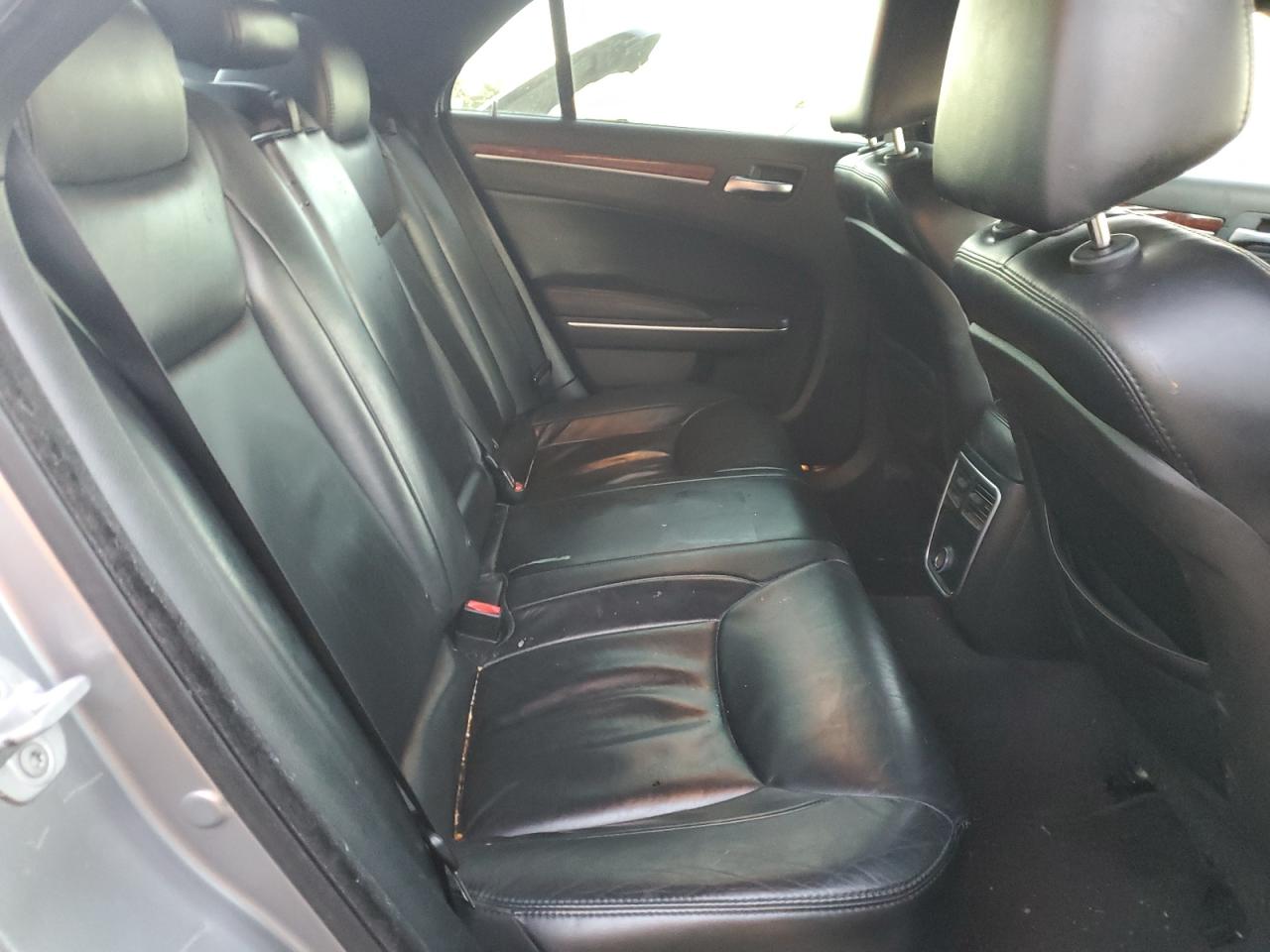 2013 Chrysler 300 - Image 10