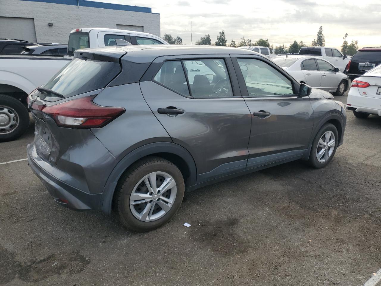 2022 Nissan Kicks - Image 3