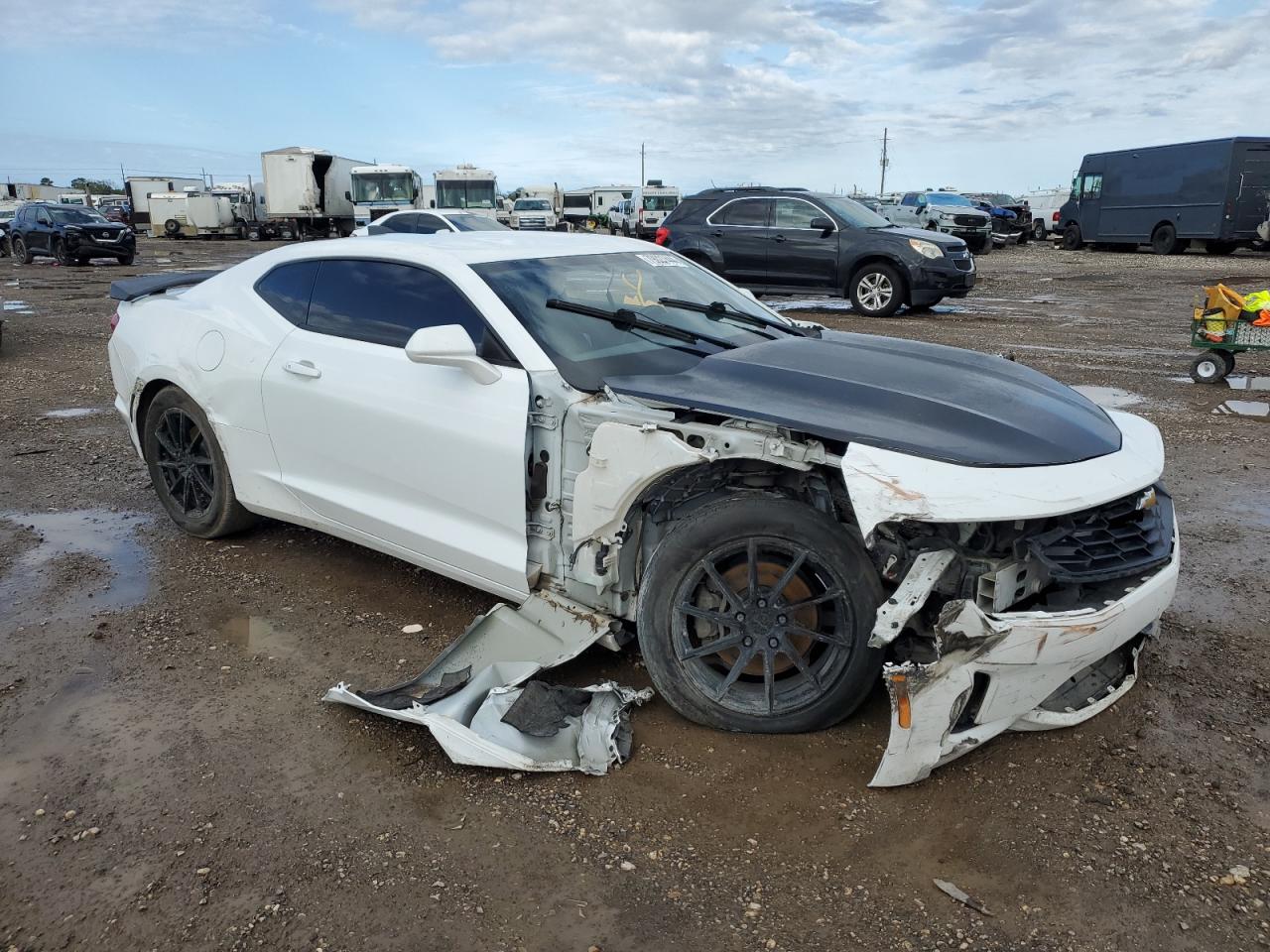 2019 Chevrolet Camaro - Image 4