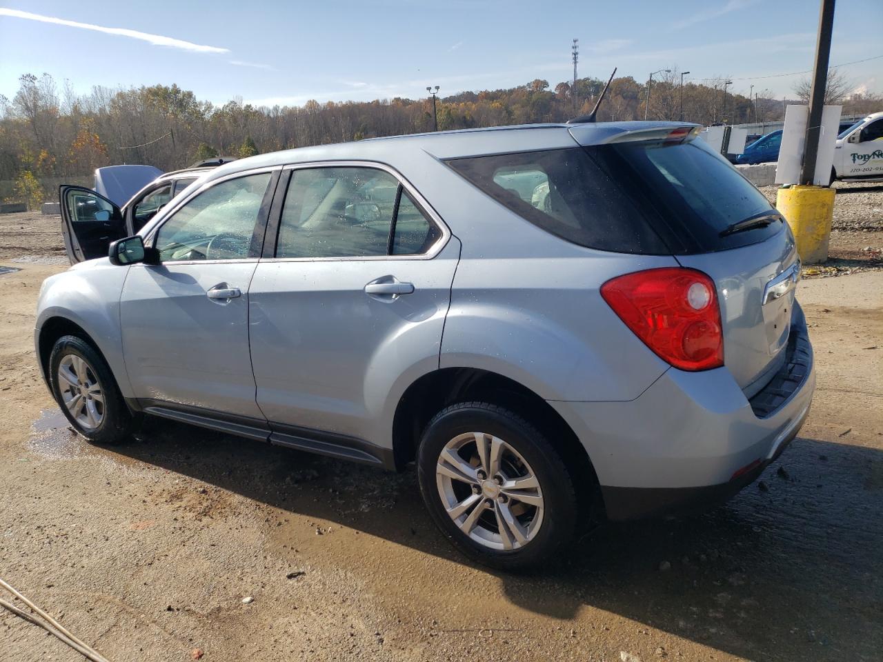 2014 Chevrolet Equinox - Image 2